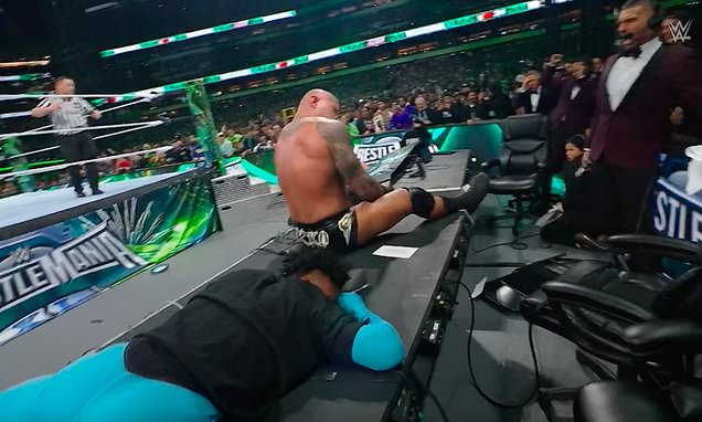 Preview Боец UFC, ранее работавшая стриптизёршей, заставила IShowSpeed сдаться трижды в комичном спарринге