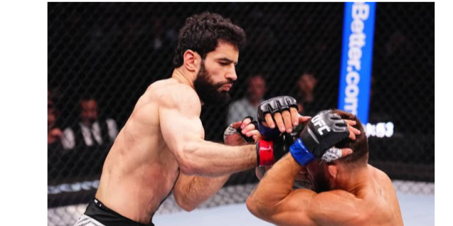 Preview Каан Офли, бывший бездомный, заставил замолчать освистывающую публику после первой победы в UFC Рио