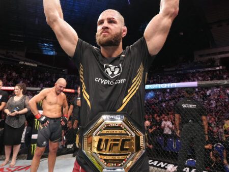 Иржи Прохазка высказался о возможном бое за вакантный титул UFC, предложенном Джо Роганом